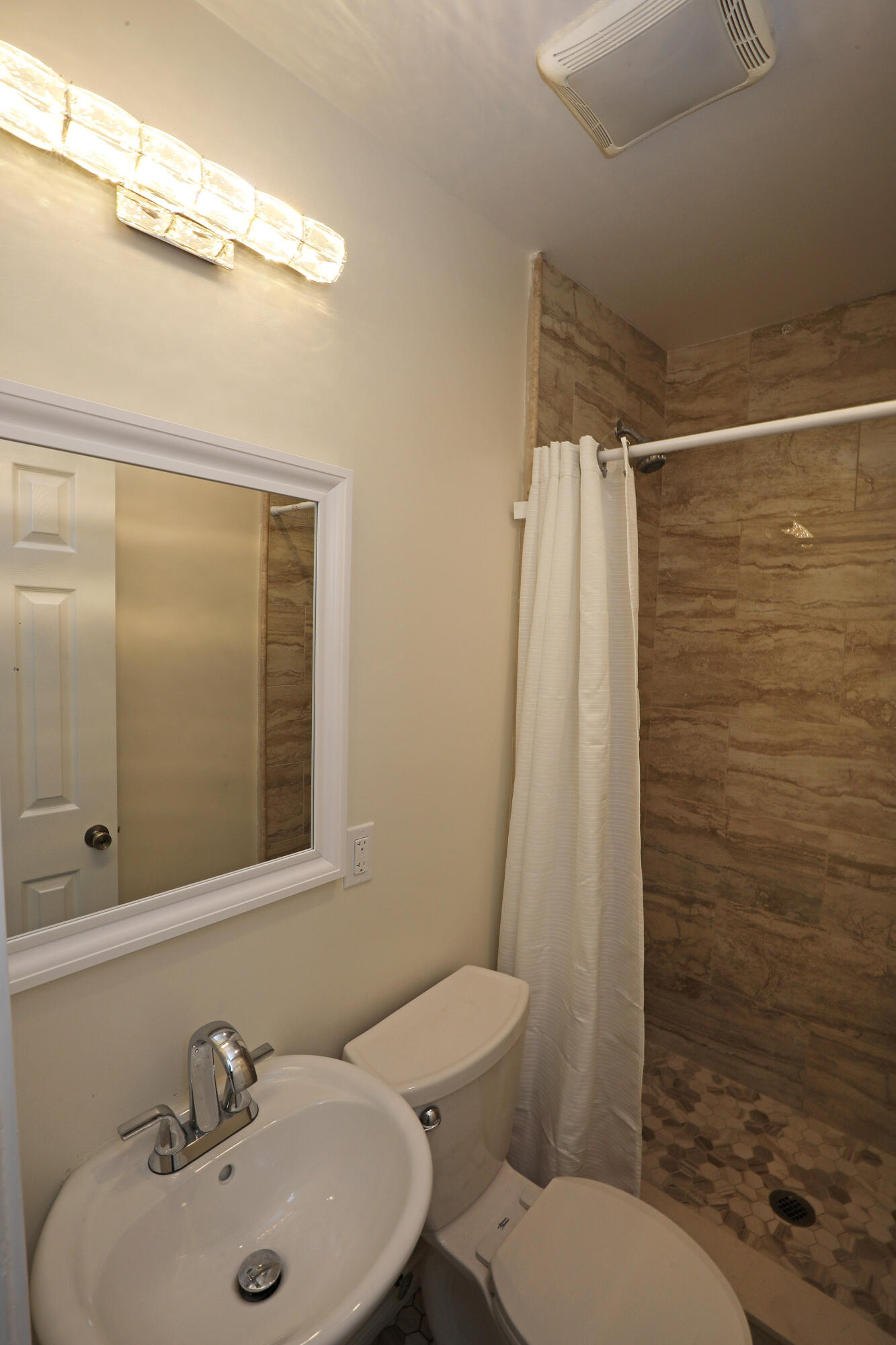 610 Coronel Place A, SANTA BARBARA
