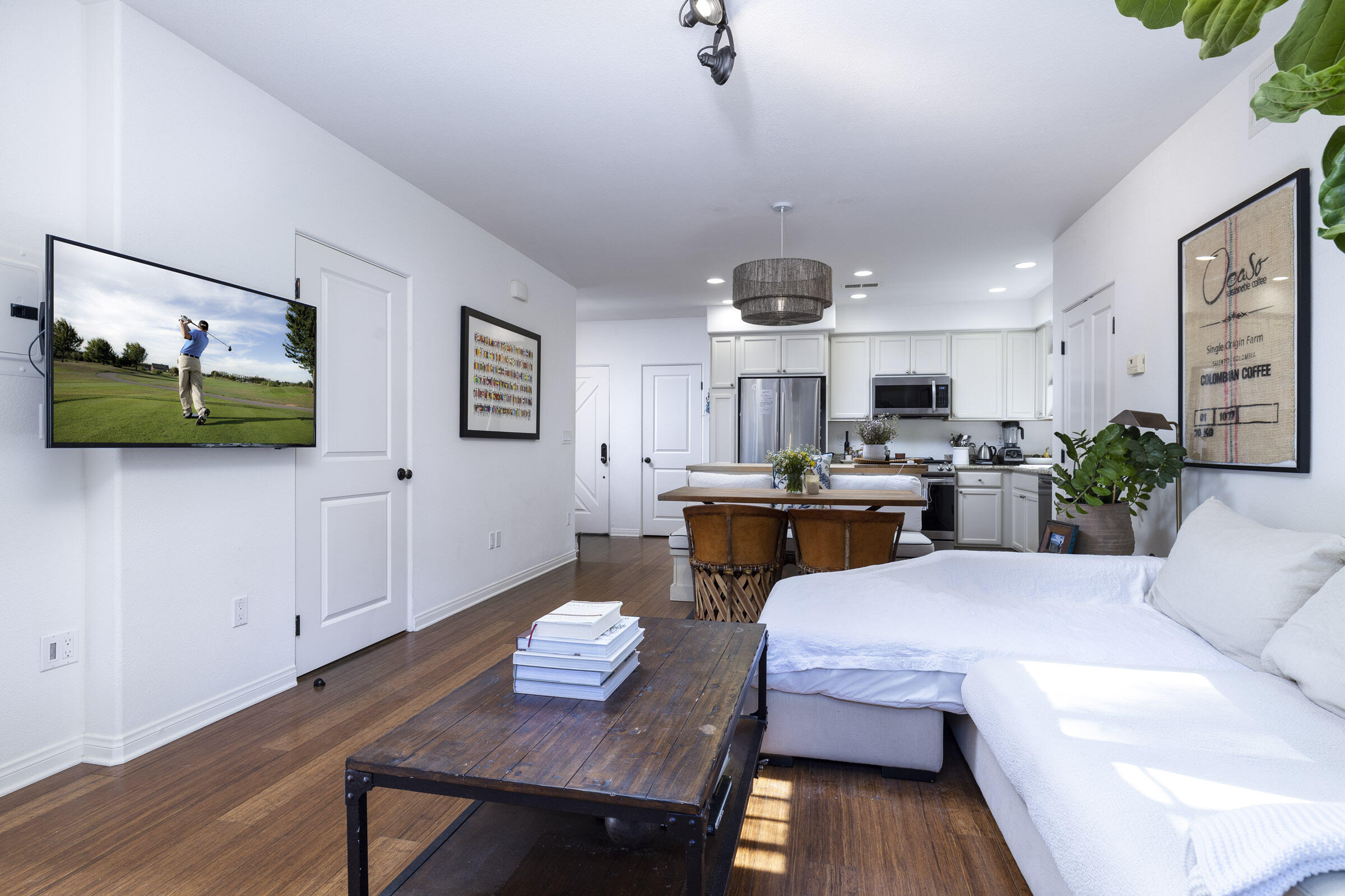 2117 Castillo Street Apt B, SANTA BARBARA