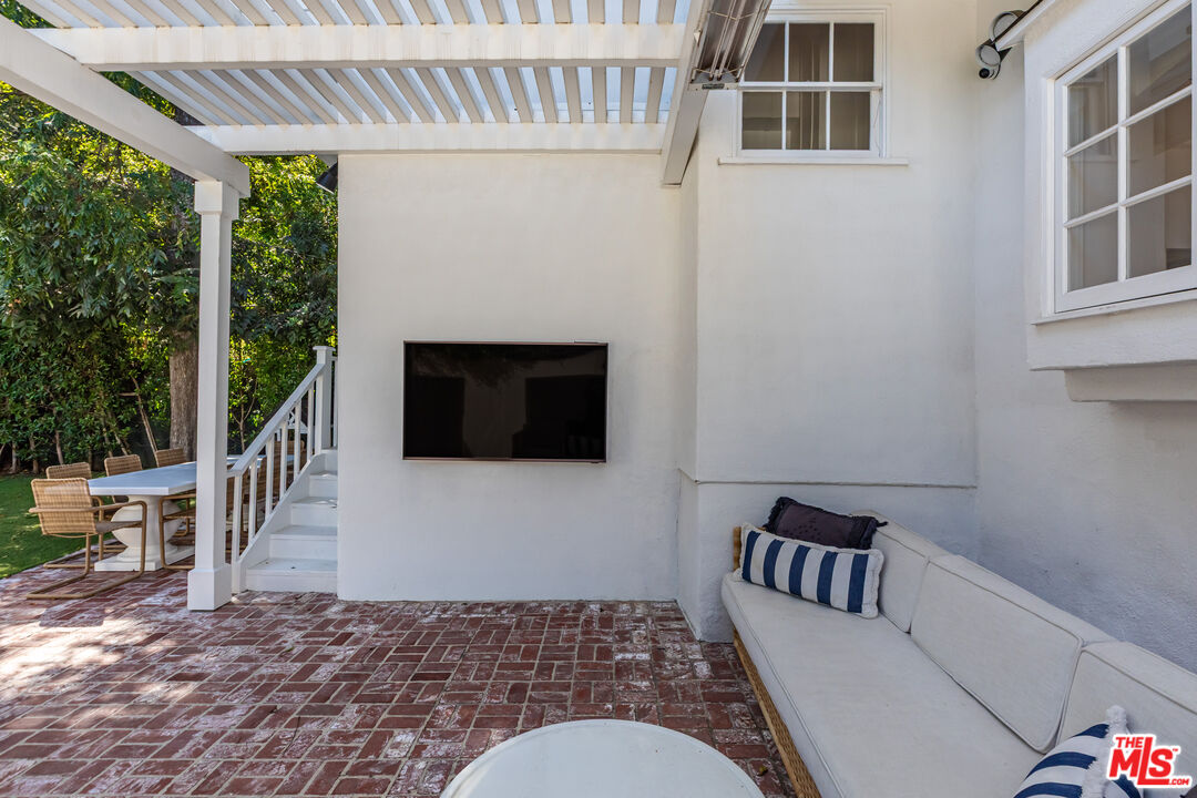 14030 Roblar Rd, Sherman Oaks 