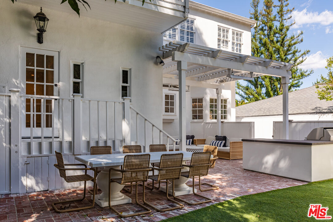 14030 Roblar Rd, Sherman Oaks 