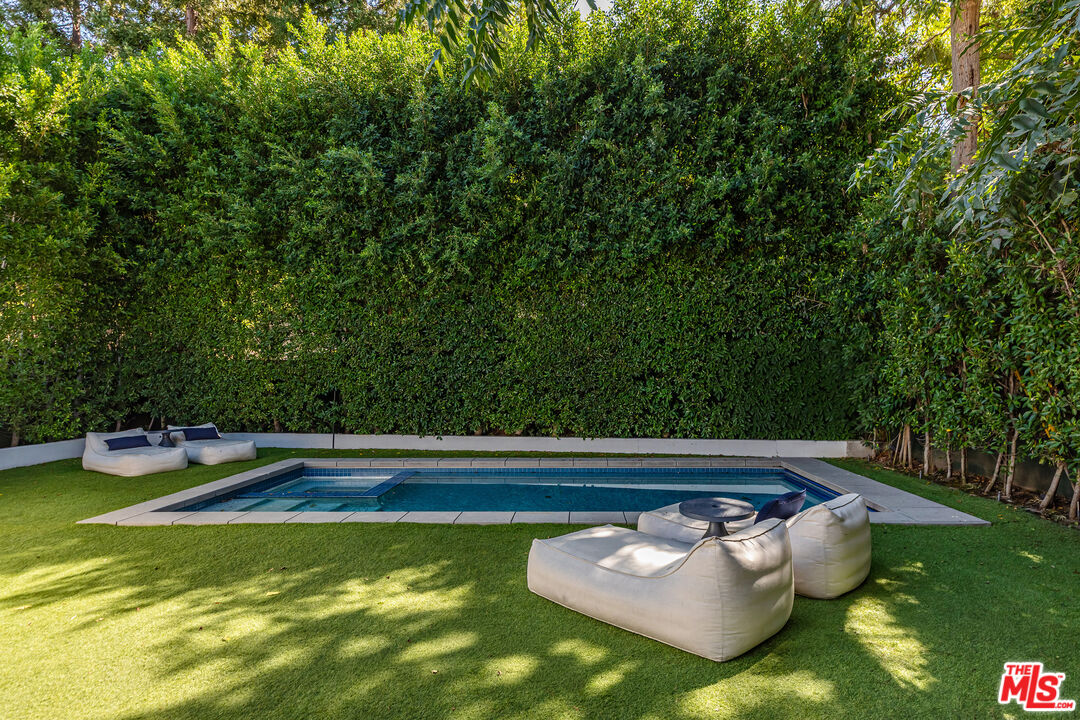 14030 Roblar Rd, Sherman Oaks 