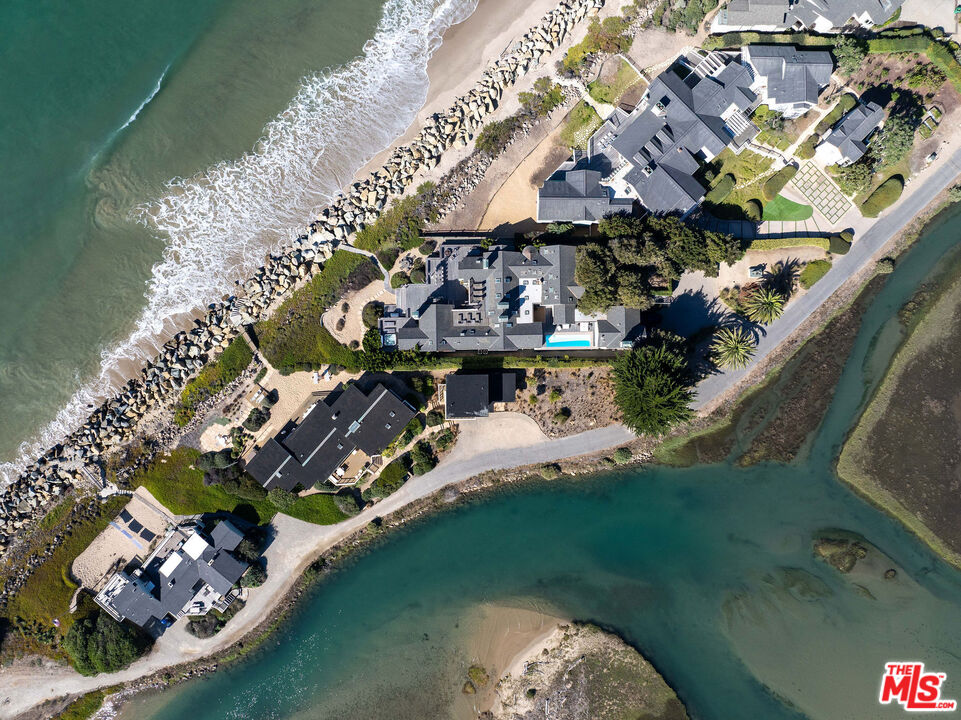 571 Sand Point Rd