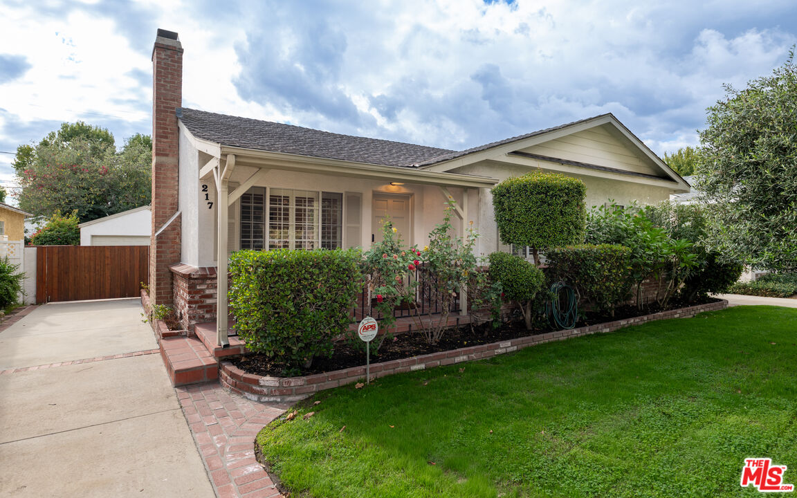 217 N Griffith Park Dr Burbank CA