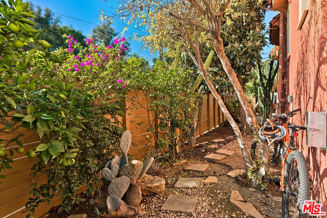 1501 Westerly Ter, Silver Lake