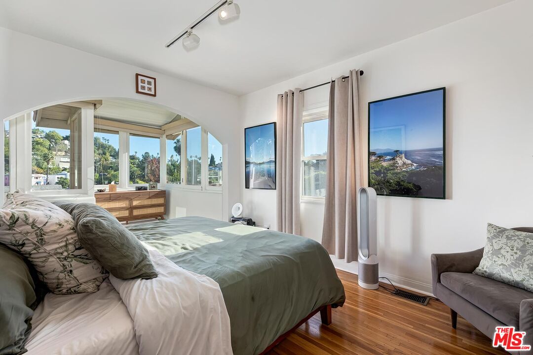 1501 Westerly Ter, Silver Lake