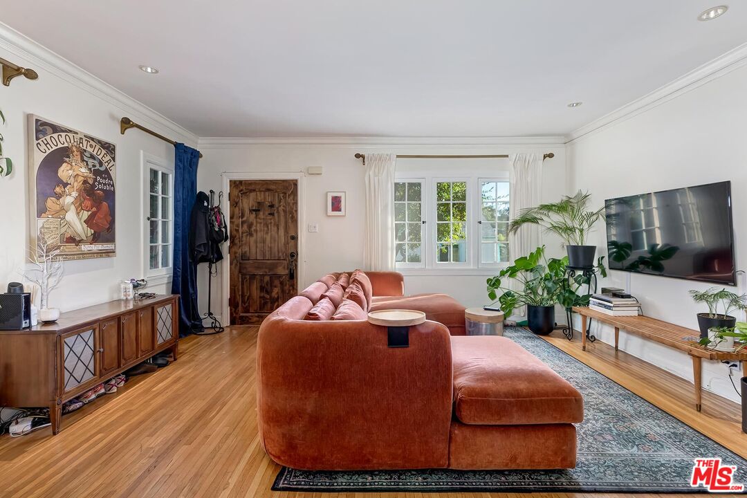 1501 Westerly Ter, Silver Lake