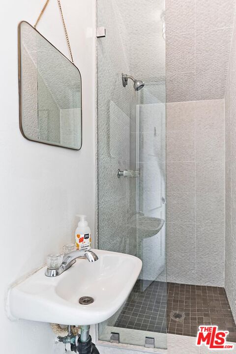 1501 Westerly Ter, Silver Lake