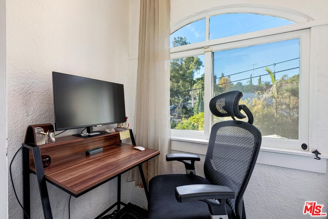 1501 Westerly Ter, Silver Lake