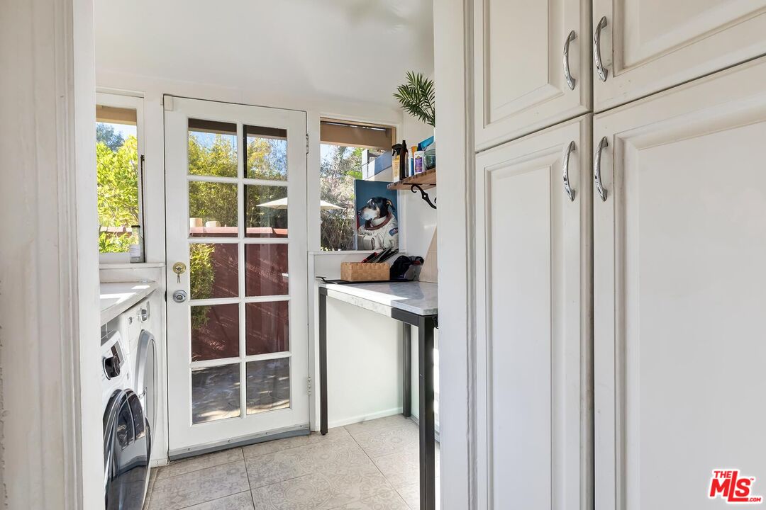 1501 Westerly Ter, Silver Lake