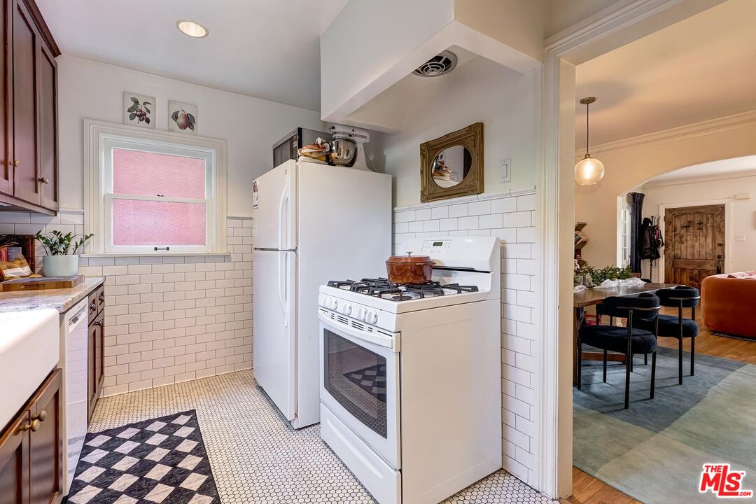 1501 Westerly Ter, Silver Lake