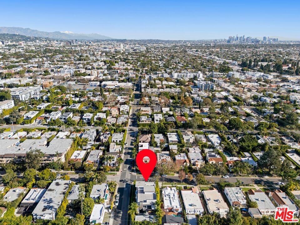 853 N Kilkea Dr, West Hollywood