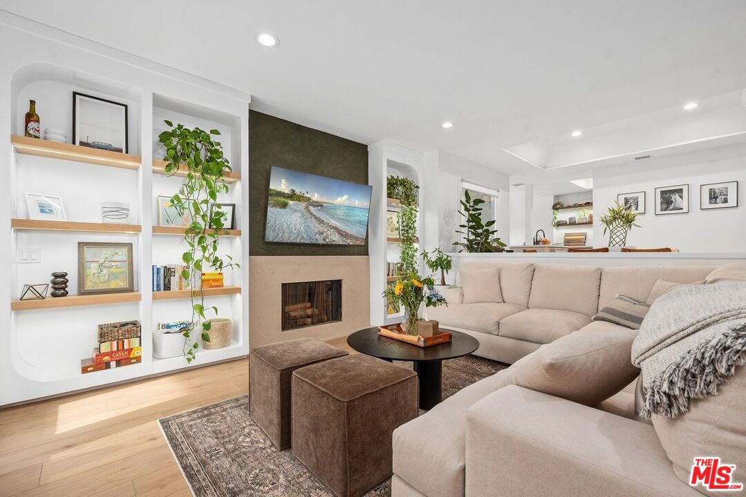 1133 9th St Unit: 202