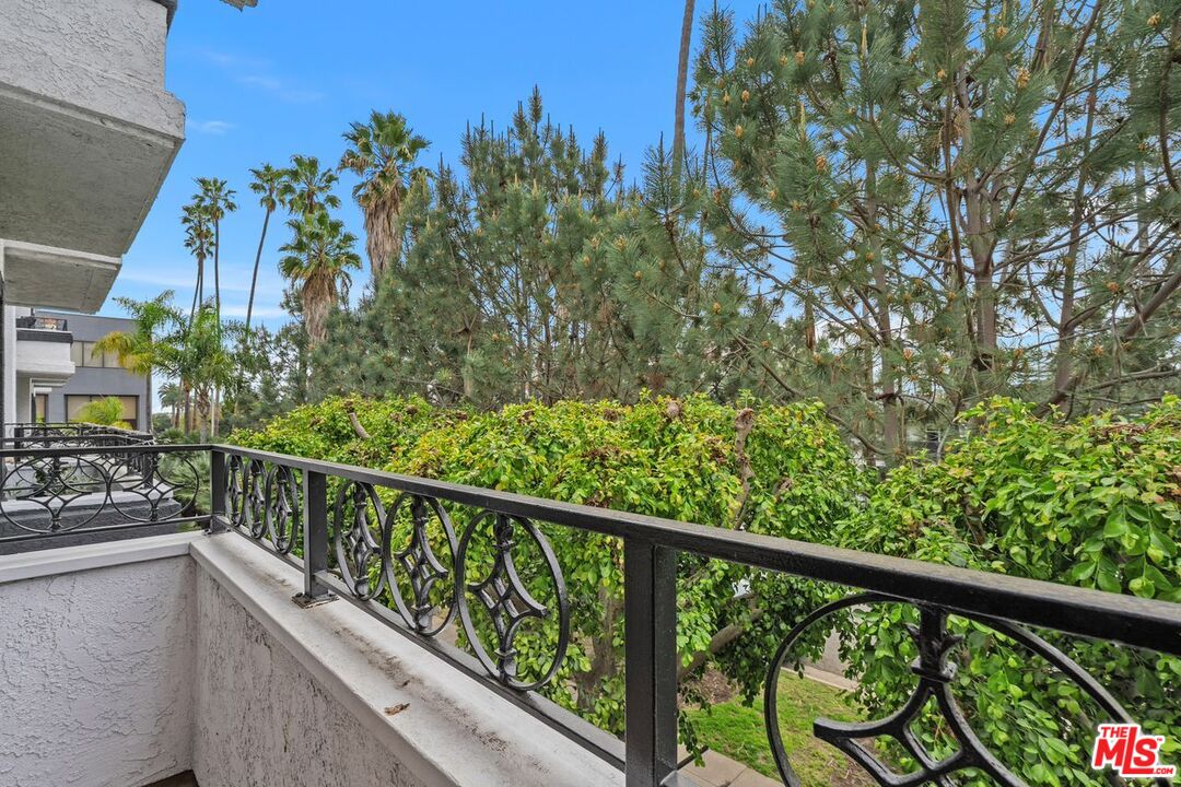 1133 9th St Unit: 202