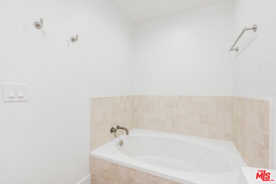 1133 9th St Unit: 202