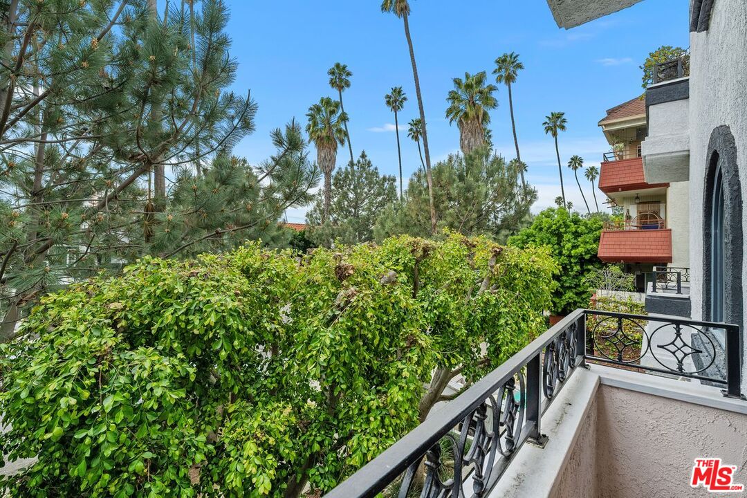 1133 9th St Unit: 202