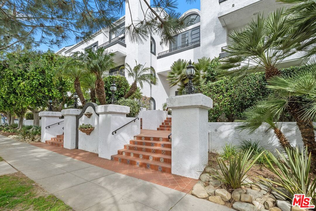 1133 9th St Unit: 202