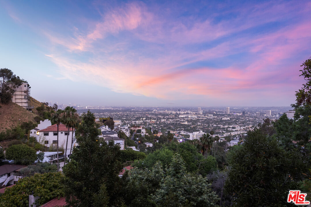 8634 Franklin Ave, Hollywood Hills