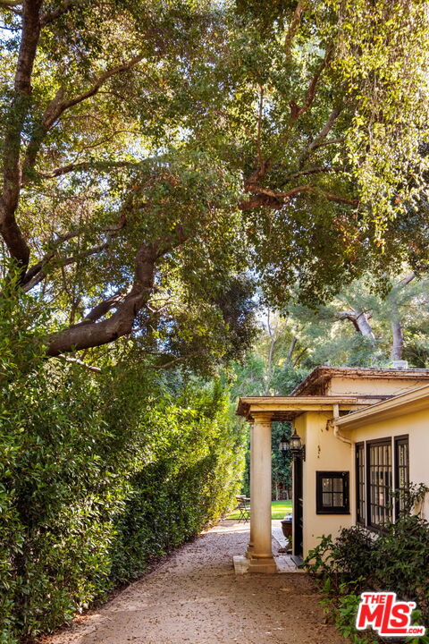 7750 Woodrow Wilson Dr, Hollywood Hills