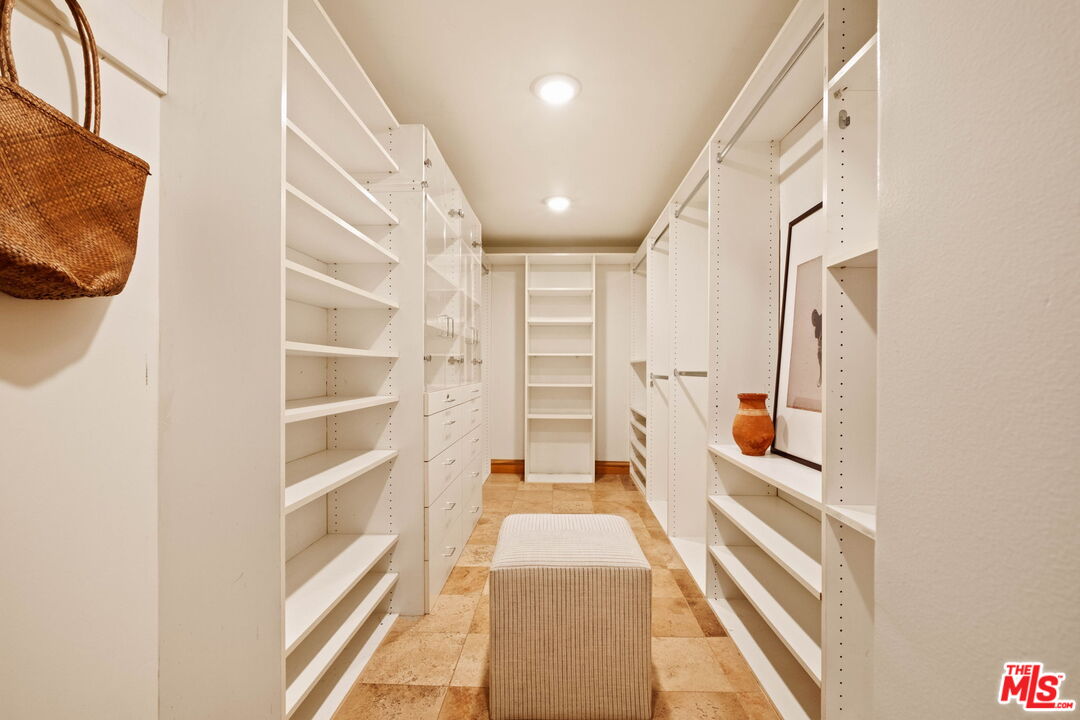 7750 Woodrow Wilson Dr, Hollywood Hills