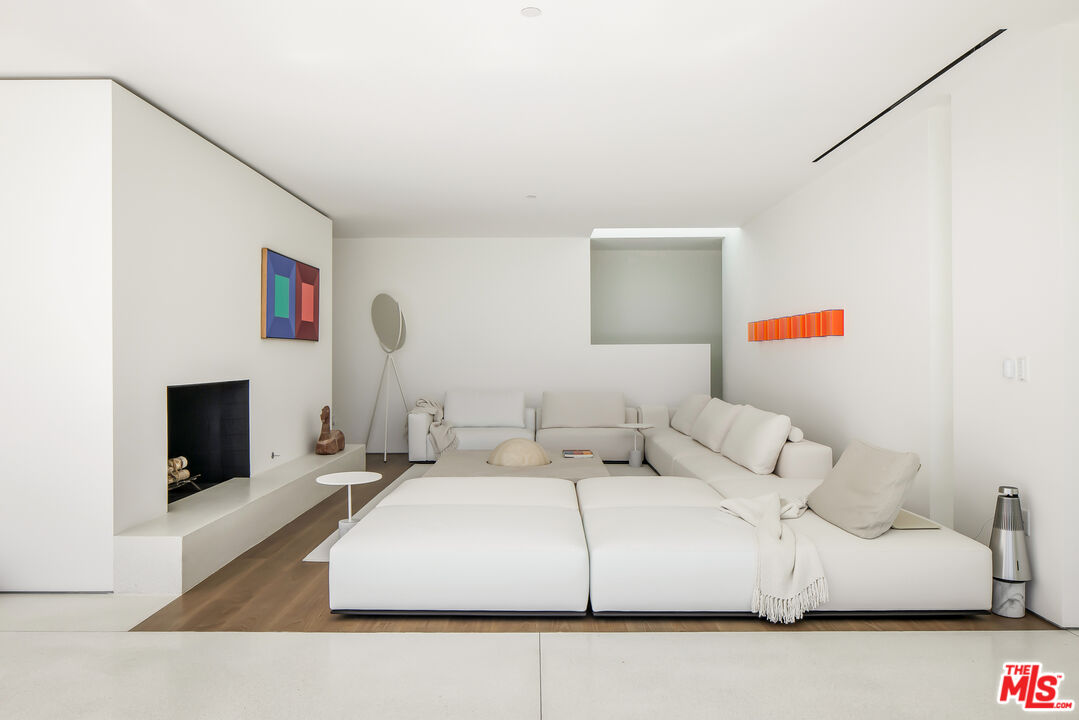 510 Arkell Dr, Beverly Hills