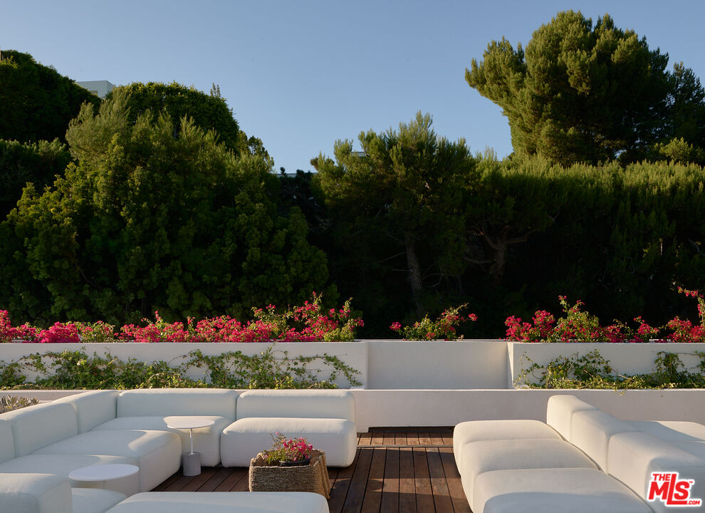 510 Arkell Dr, Beverly Hills