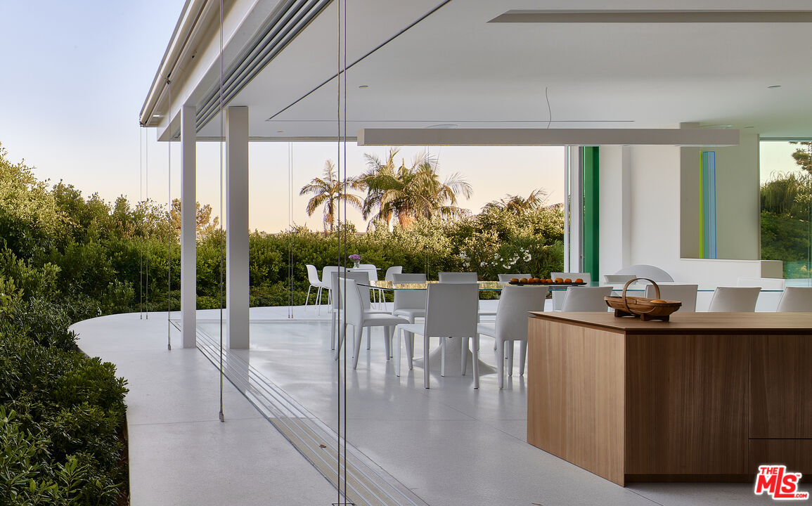 510 Arkell Dr, Beverly Hills