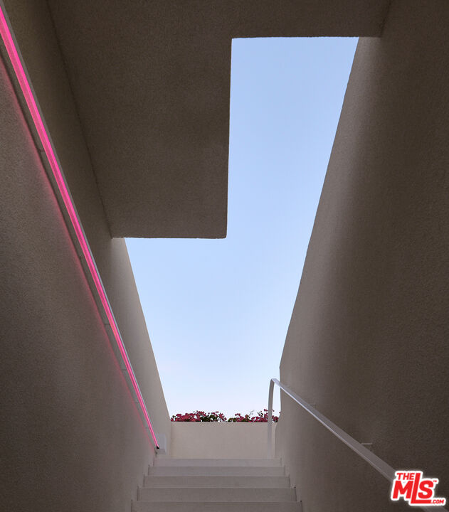 510 Arkell Dr, Beverly Hills