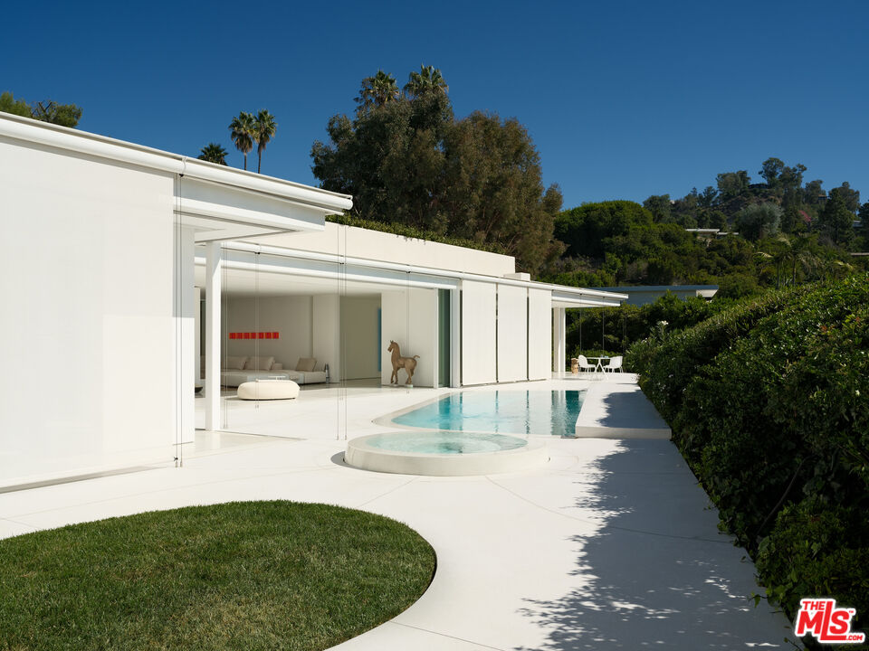 510 Arkell Dr, Beverly Hills