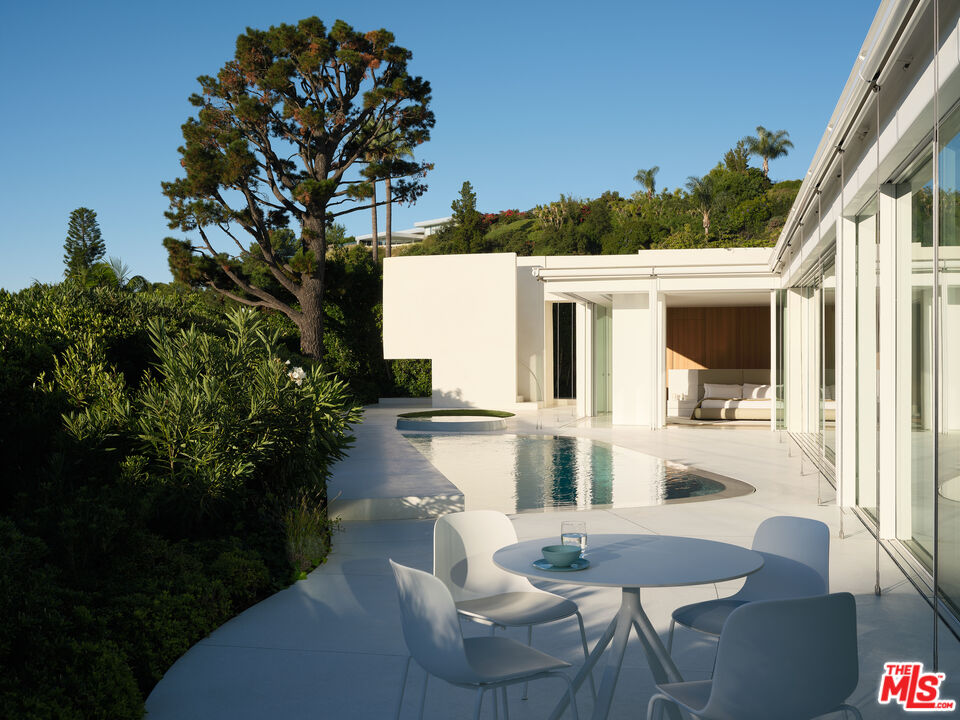 510 Arkell Dr, Beverly Hills