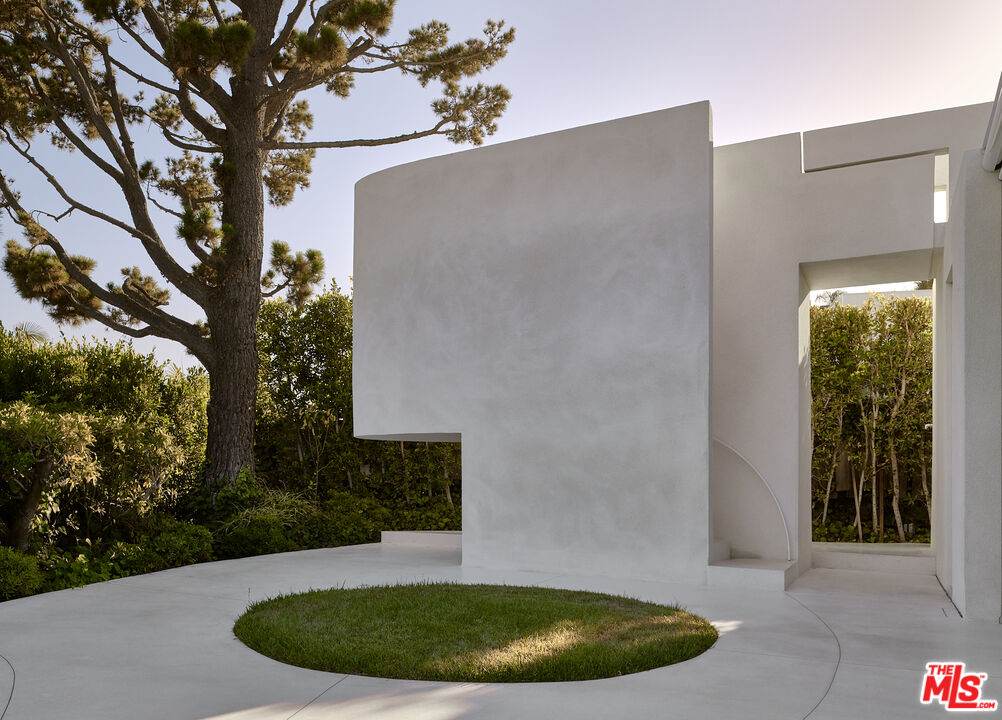 510 Arkell Dr, Beverly Hills