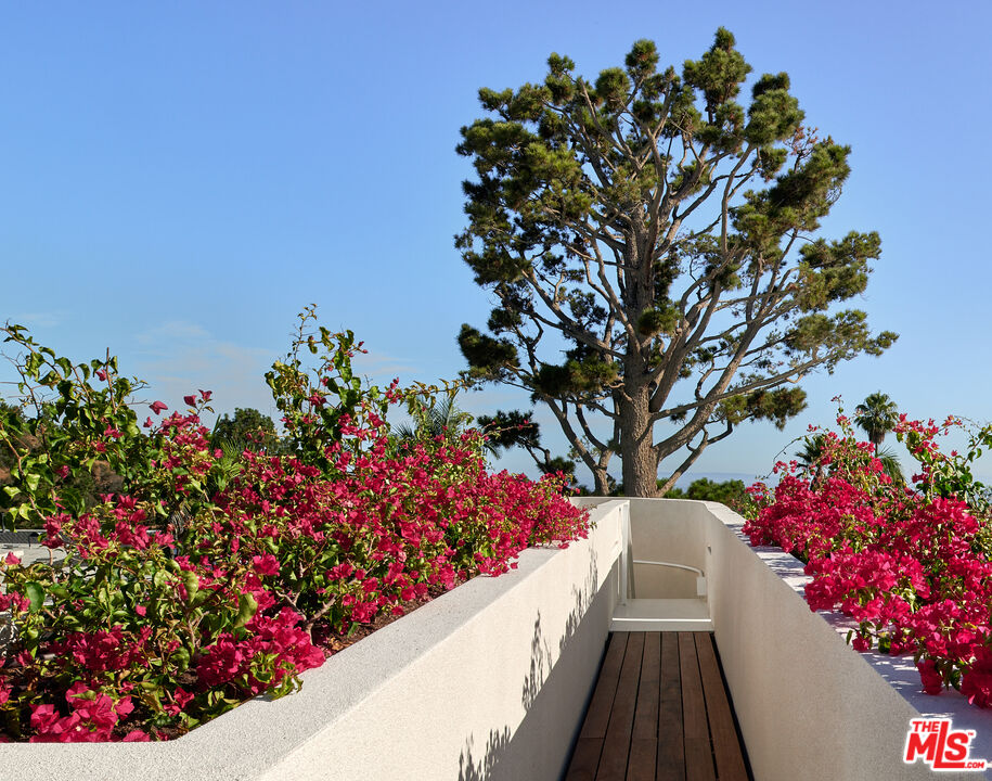 510 Arkell Dr, Beverly Hills