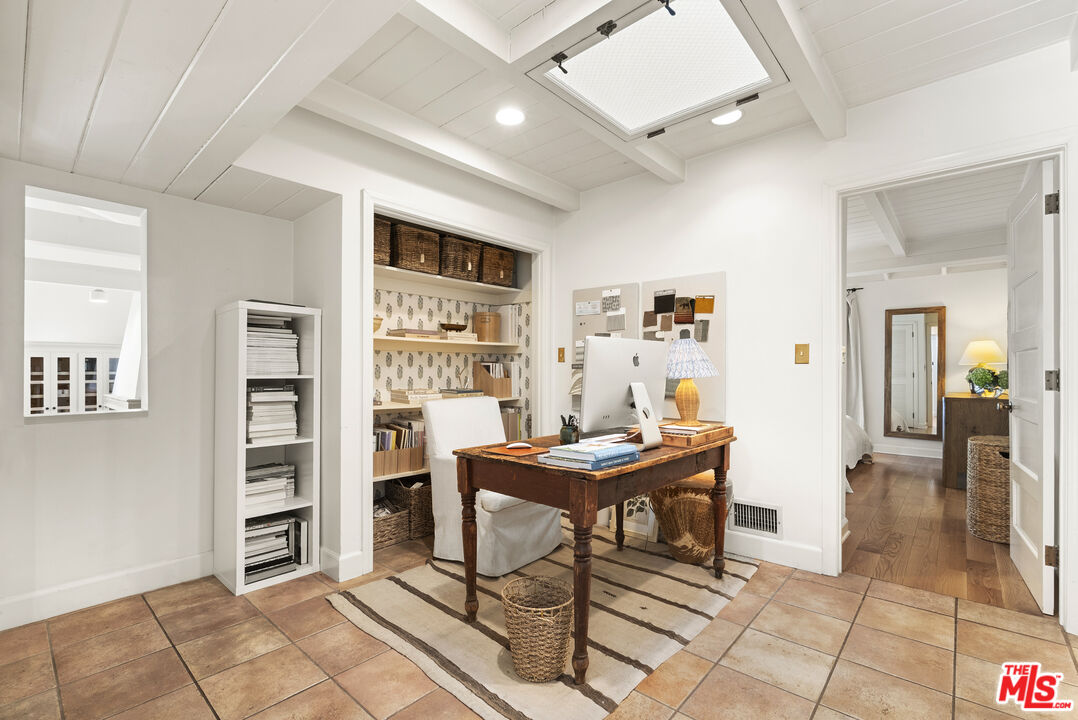 7445 Palo Vista Dr, Hollywood Hills