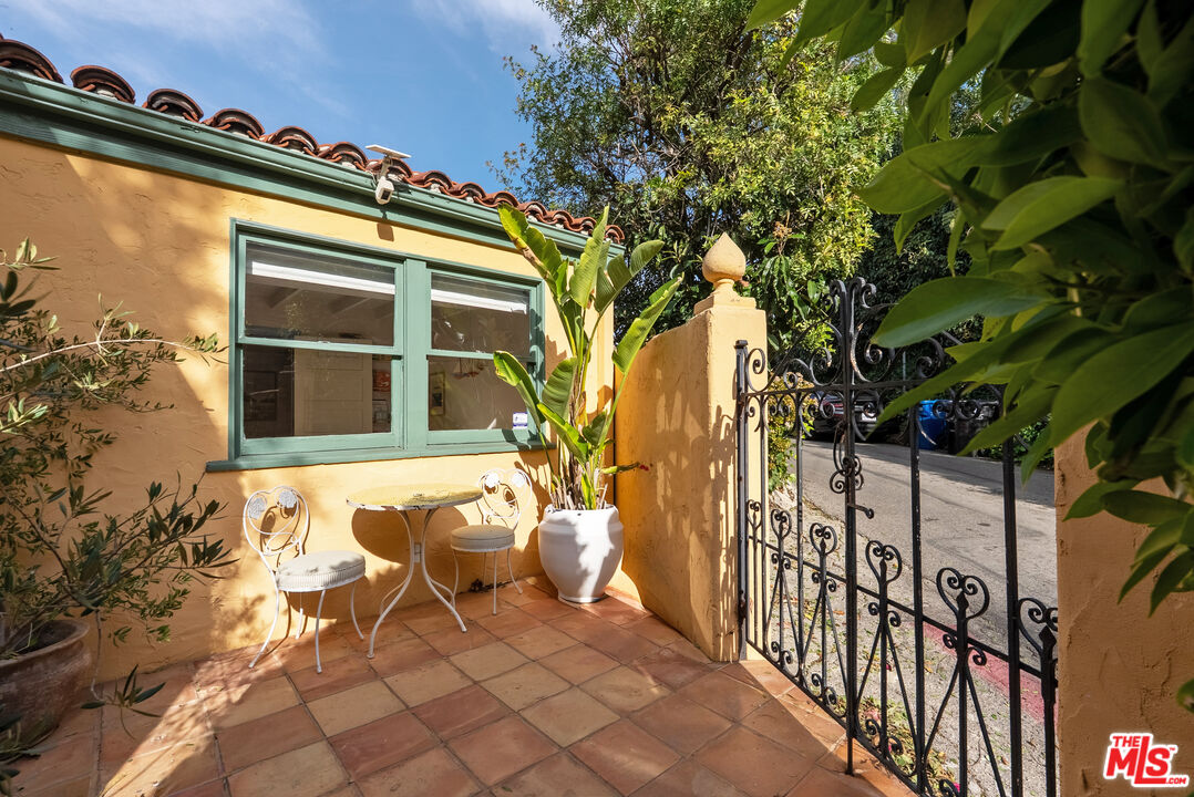 7445 Palo Vista Dr, Hollywood Hills