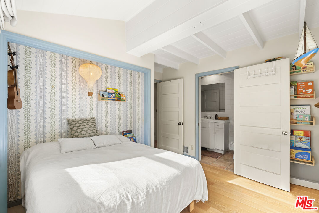 7445 Palo Vista Dr, Hollywood Hills