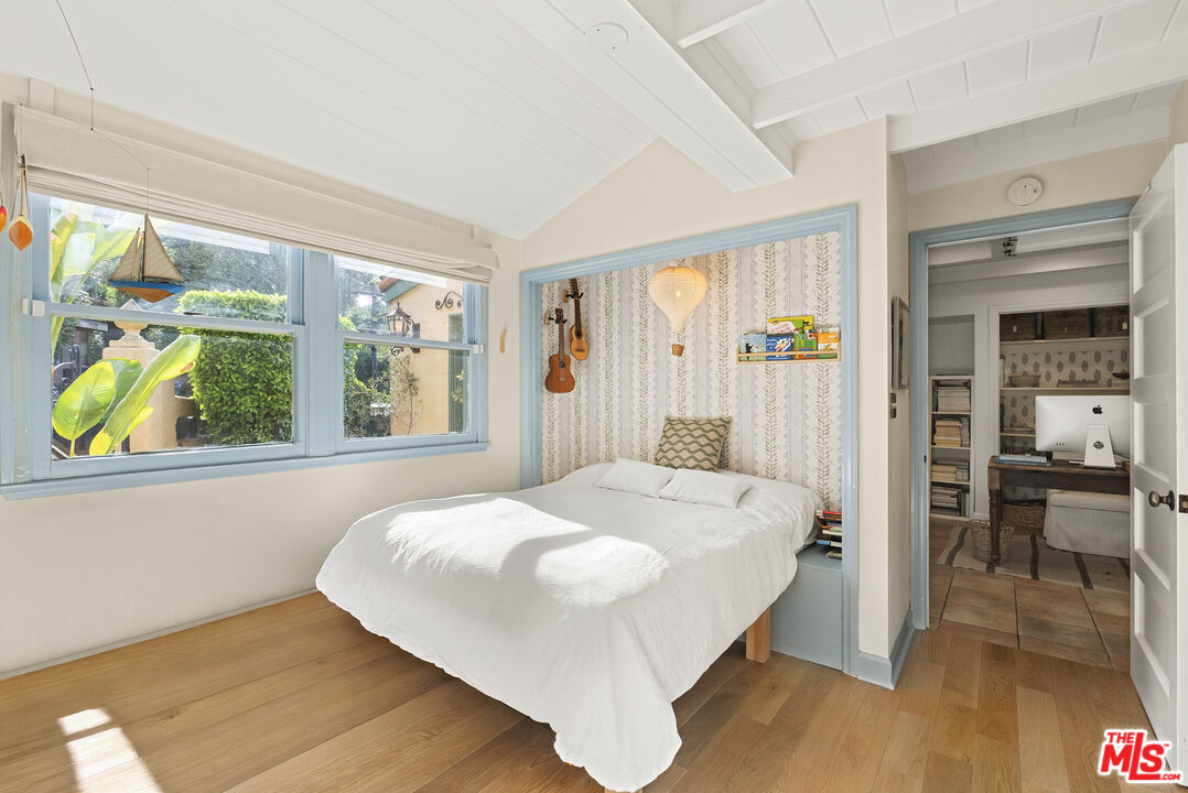 7445 Palo Vista Dr, Hollywood Hills