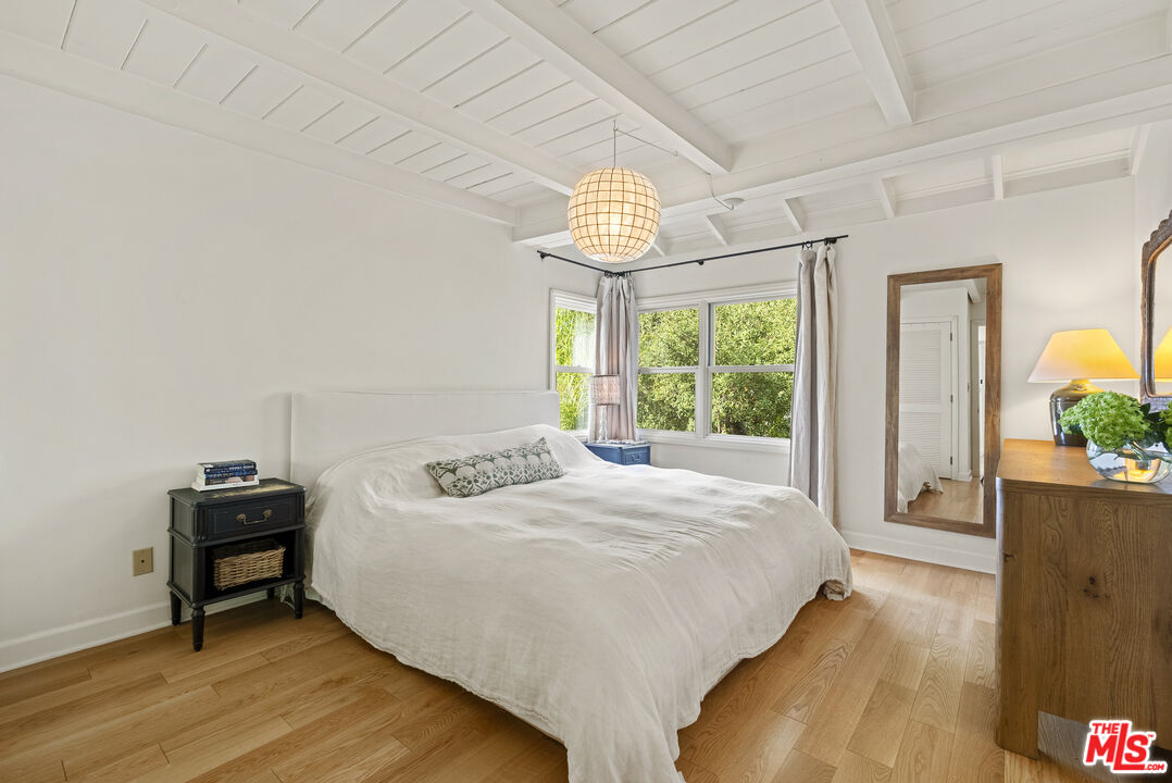 7445 Palo Vista Dr, Hollywood Hills