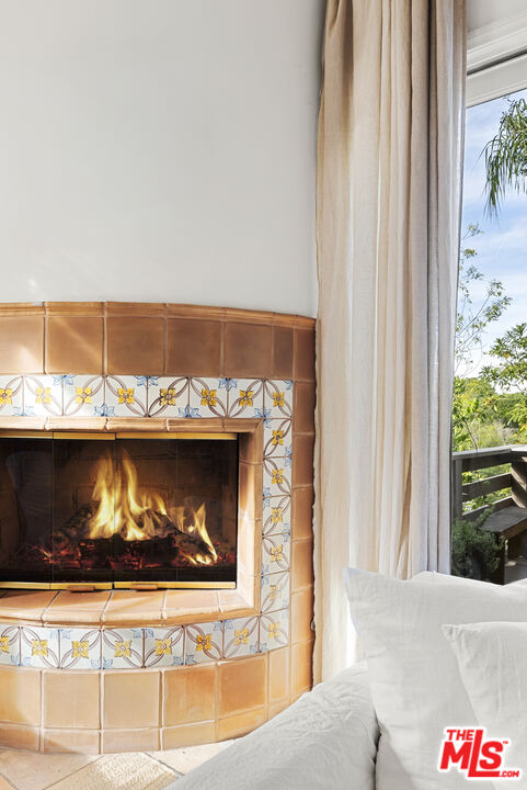 7445 Palo Vista Dr, Hollywood Hills