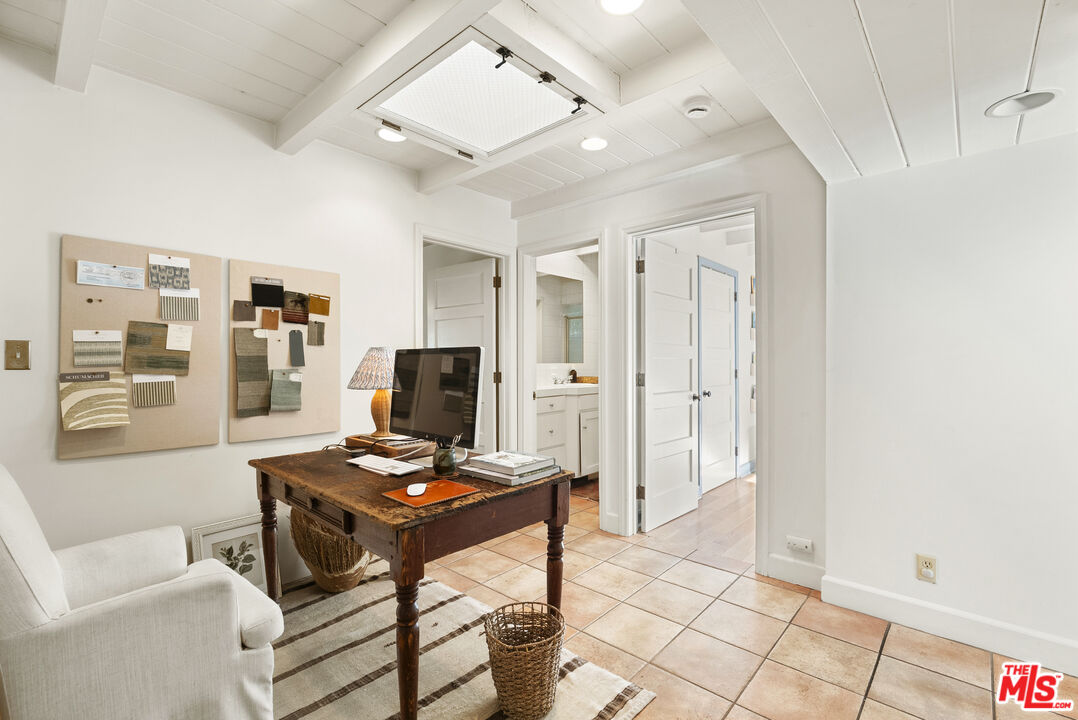 7445 Palo Vista Dr, Hollywood Hills