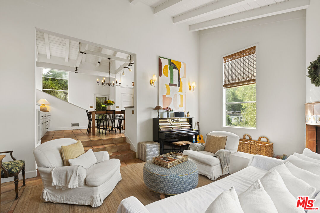 7445 Palo Vista Dr, Hollywood Hills