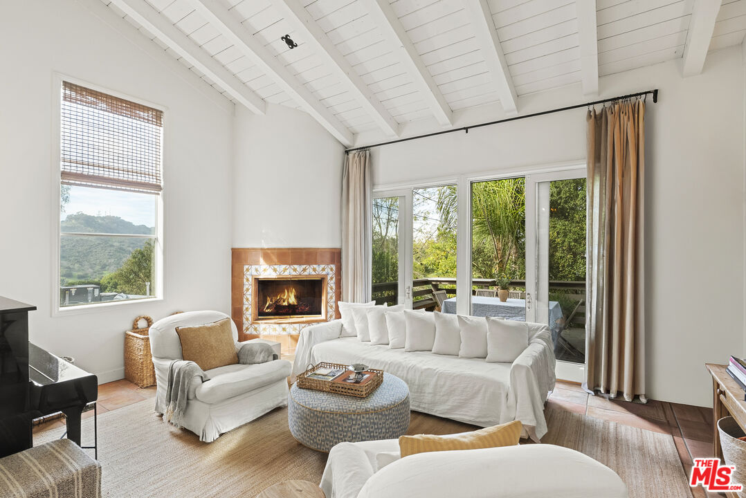 7445 Palo Vista Dr, Hollywood Hills