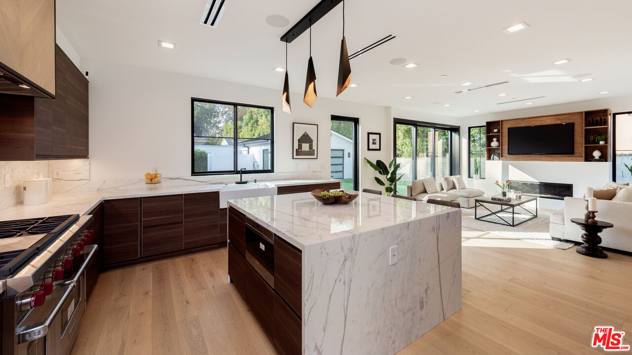 4153 Vantage Ave, Studio City