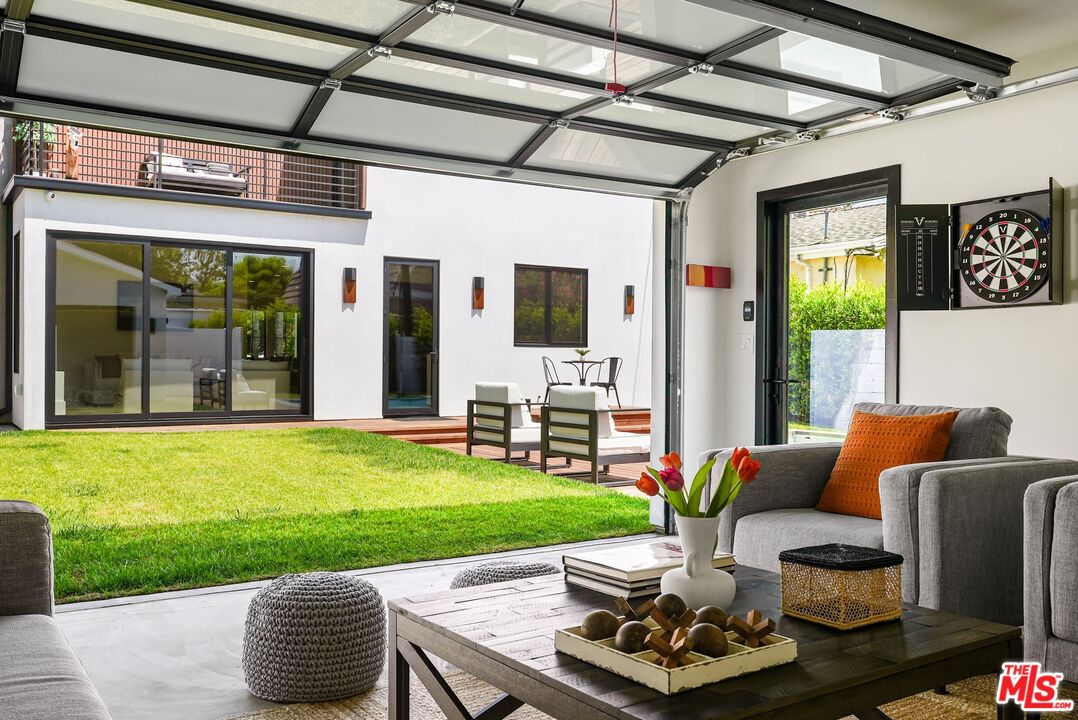 4153 Vantage Ave, Studio City