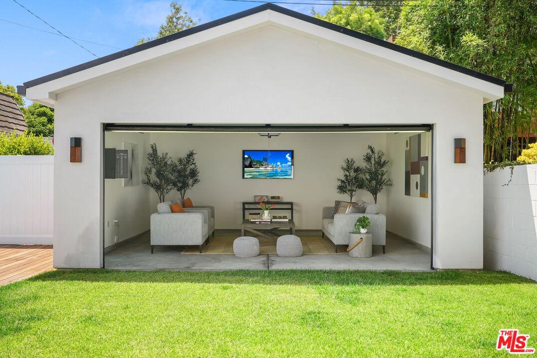 4153 Vantage Ave, Studio City