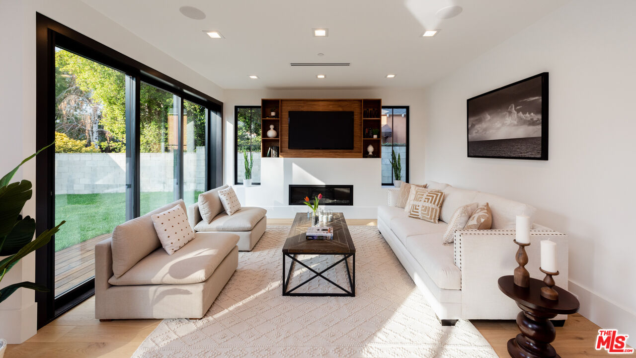 4153 Vantage Ave, Studio City