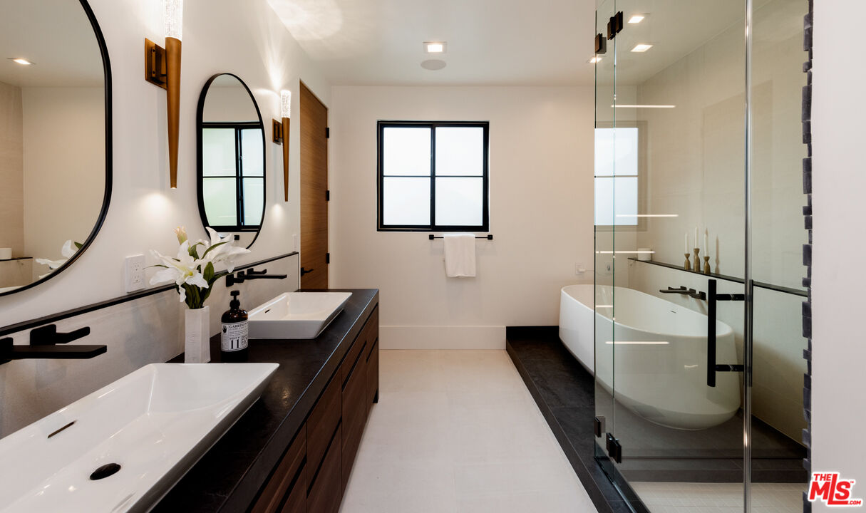 4153 Vantage Ave, Studio City