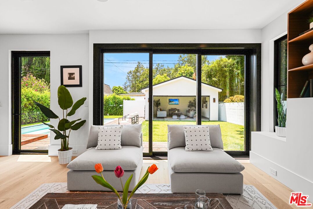 4153 Vantage Ave, Studio City