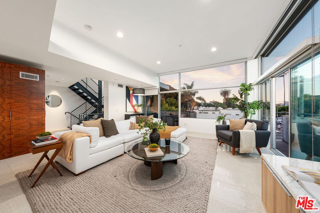 235 Ocean Park Blvd Unit: 1, Santa Monica 