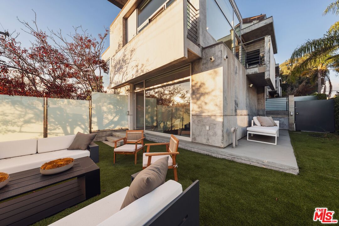 235 Ocean Park Blvd Unit: 1, Santa Monica 
