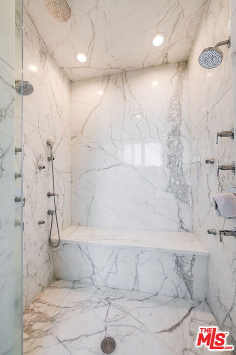 16167 Royal Oak Rd, Encino