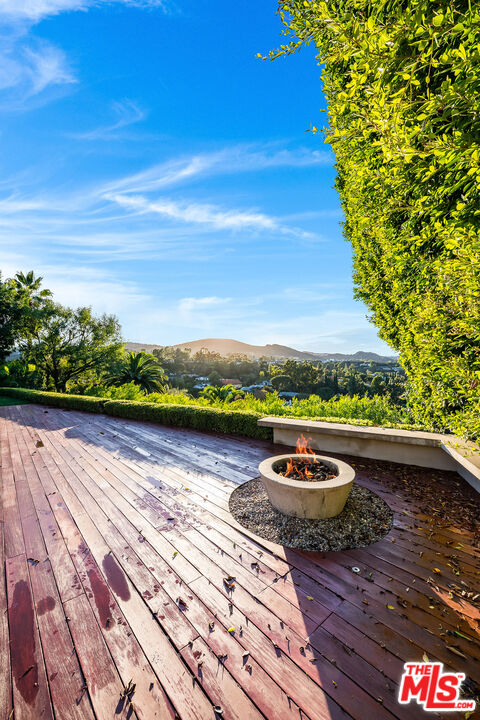 16167 Royal Oak Rd, Encino